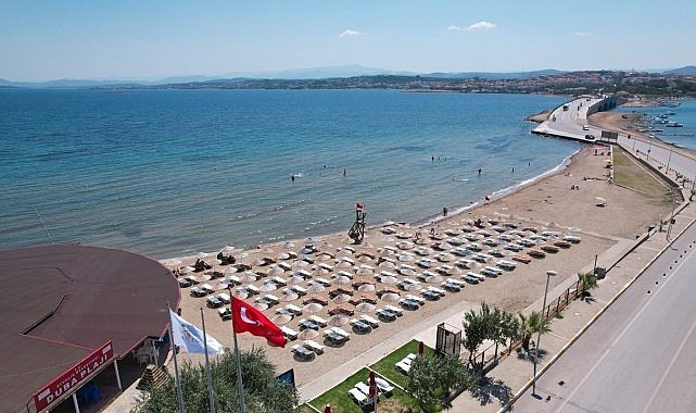 Ayvalık’ta Yaz Kitapla Güzel: “Kitap Plajda!” Projesi Belediye Plajlarında Başlıyor