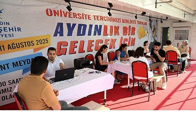 Aydın’da Üniversite Adaylarına Tercih Tırı Desteği