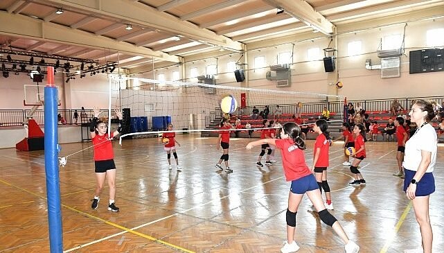 Çiğli’de Yaz Spor Okullarıyla Hareketli Tatil