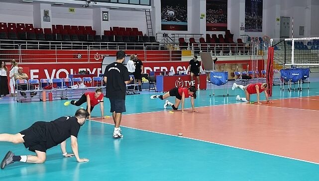 Nilüfer Belediyespor Eker Voleybol Takımı Sezon Hazırlıklarına Başladı
