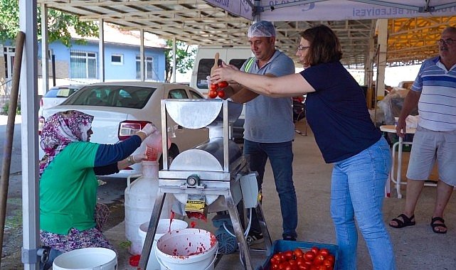 Ayvalık’ta Kadınlar İçin Ücretsiz Salça Yapımı Başlıyor