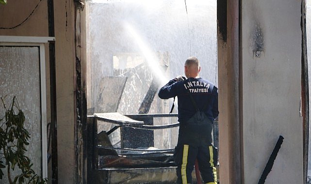 Antalya’da Mangal Kıvılcımı Büyük Yangına Dönüşmek Üzereydi