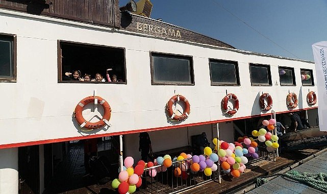 İzmirli Kız Çocuklarına Denizde İlham Yolculuğu