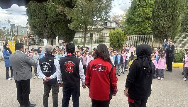 Kartepe’de Öğrencilere Afet Farkındalığı ve Tatbikat Eğitimi