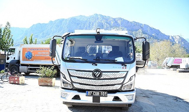 Kemer Belediyesi Çöp Toplama Filosuna Yeni Araç Katıldı