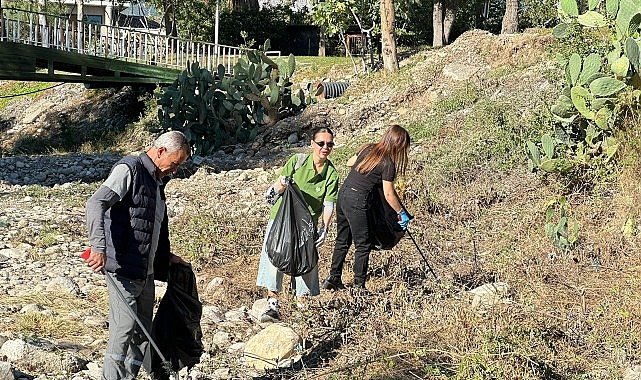 Kemer’de Yabancı Kadınlar Çevre Temizliği İçin Seferber Oldu