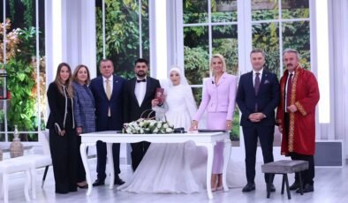ESRA EROL’DA GENÇ ÇİFTE MUTLU YUVA: MİDYAT BELEDİYE BAŞKANI’NDAN CUMHURBAŞKANI ERDOĞAN’A TEŞEKKÜR